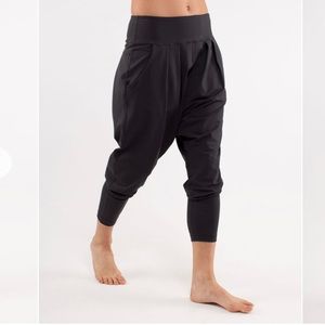 Lululemon Happy Hatha harem pants